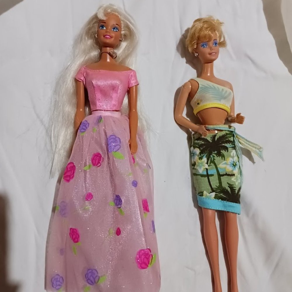 Lot of two Vintage Barbies
